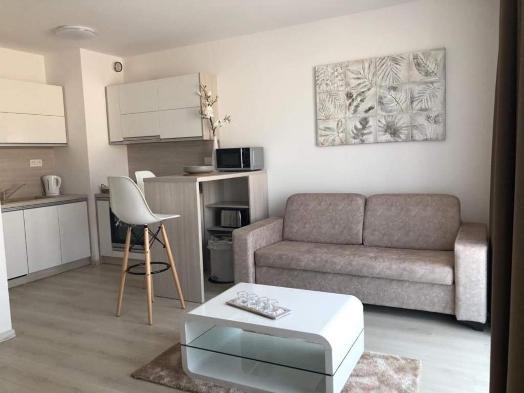 Urban Residence C707, Free Garage Parking Bratislava Luaran gambar
