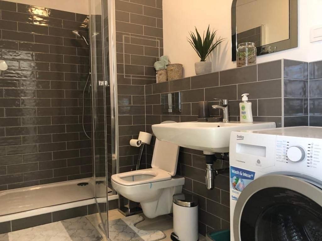 Urban Residence C707, Free Garage Parking Bratislava Luaran gambar